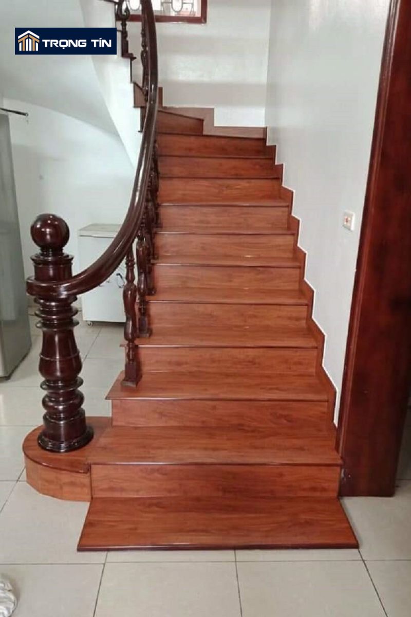 cầu thang xoắn cổ điển